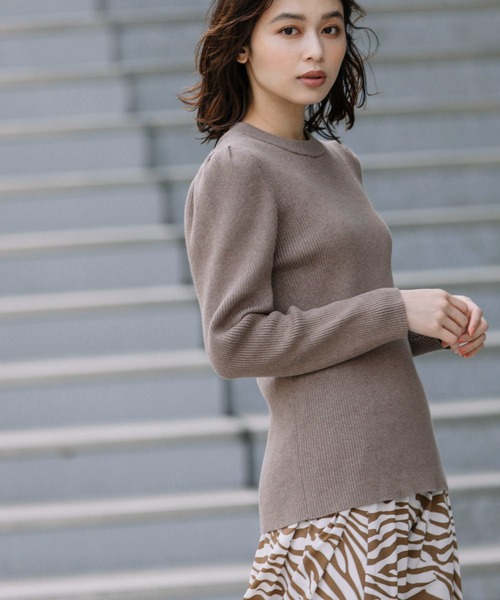 Munich（ミューニック）の「カシミアコットンリブ　パフスリーブニットプルオーバー（ニット/セーター・レディース・ブラック/レッド/カーキ/モカ・FREE）」の3枚目の写真