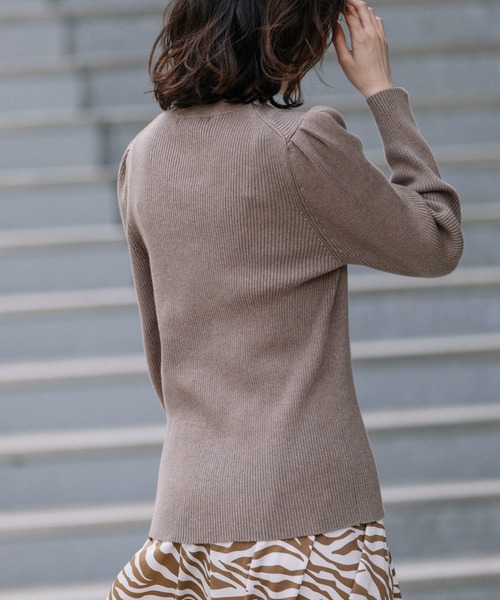 Munich（ミューニック）の「カシミアコットンリブ　パフスリーブニットプルオーバー（ニット/セーター・レディース・ブラック/レッド/カーキ/モカ・FREE）」の6枚目の写真