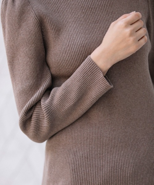 Munich（ミューニック）の「カシミアコットンリブ　パフスリーブニットプルオーバー（ニット/セーター・レディース・ブラック/レッド/カーキ/モカ・FREE）」の13枚目の写真