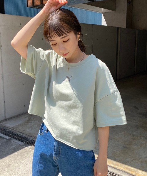 PUMA（プーマ）の「【PUMA/プーマ】ローエッジ半袖スエット（Tシャツ/カットソー・レディース・カーキ/ブラック・SMALL）」の2枚目の写真