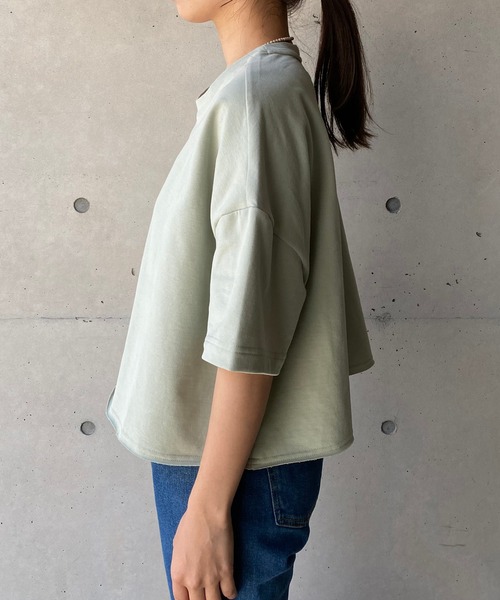 PUMA（プーマ）の「【PUMA/プーマ】ローエッジ半袖スエット（Tシャツ/カットソー・レディース・カーキ/ブラック・SMALL）」の6枚目の写真