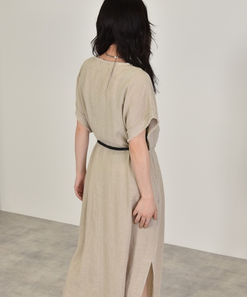 w closet（ダブルクローゼット）の「カフタンワンピース（ワンピース・レディース・ベージュ/スミクロ・FREE）」の10枚目の写真