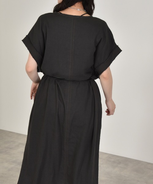 w closet（ダブルクローゼット）の「カフタンワンピース（ワンピース・レディース・ベージュ/スミクロ・FREE）」の18枚目の写真