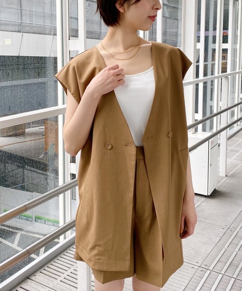 mysty woman（ミスティウーマン）の「ノーカラーベストジャケット 958368（ノーカラージャケット・レディース・イエロー/アイボリー/モカ・FREE）」の3枚目の写真