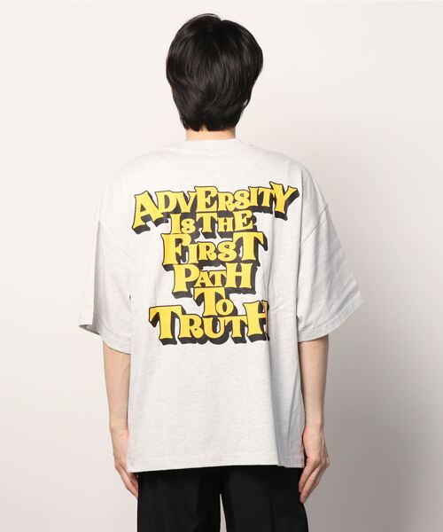 WEGO（ウィゴー）の「WEGO/ヘビーウエイト グラフィティビックシルエット5分袖Tシャツ（Tシャツ/カットソー・メンズ・ブラック/オレンジ/オートミール/ホワイト・LARGE/SMALL/MEDIUM）」の8枚目の写真