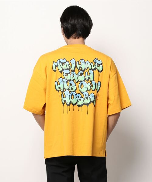 WEGO（ウィゴー）の「WEGO/ヘビーウエイト グラフィティビックシルエット5分袖Tシャツ（Tシャツ/カットソー・メンズ・ブラック/オレンジ/オートミール/ホワイト・LARGE/SMALL/MEDIUM）」の15枚目の写真