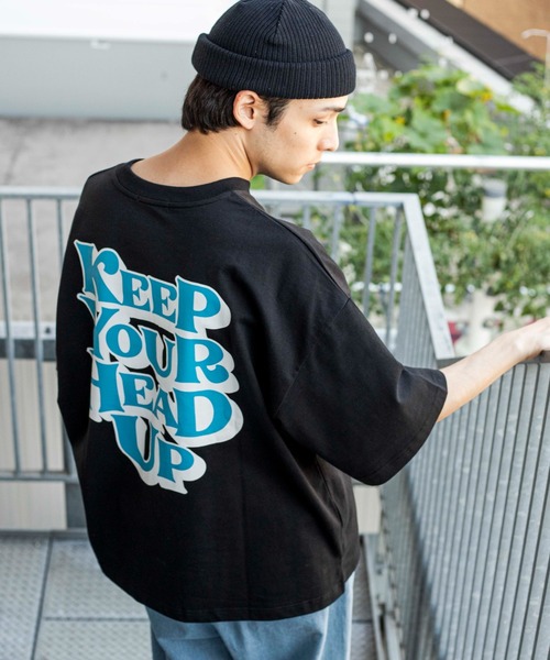 WEGO（ウィゴー）の「WEGO/ヘビーウエイト グラフィティビックシルエット5分袖Tシャツ（Tシャツ/カットソー・メンズ・ブラック/オレンジ/オートミール/ホワイト・LARGE/SMALL/MEDIUM）」の3枚目の写真