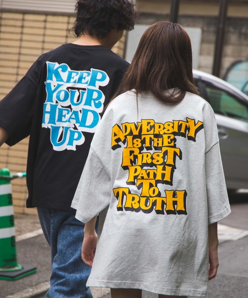 WEGO（ウィゴー）の「WEGO/ヘビーウエイト グラフィティビックシルエット5分袖Tシャツ（Tシャツ/カットソー・メンズ・ブラック/オレンジ/オートミール/ホワイト・LARGE/SMALL/MEDIUM）」の17枚目の写真