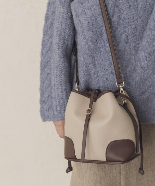 RODE SKO（ロデスコ）の「IMELDA ハンドルバイカラーミニバッグ（ショルダーバッグ・レディース・ホワイト/ベージュ/ブラウン/アイボリー・ONE）」の15枚目の写真