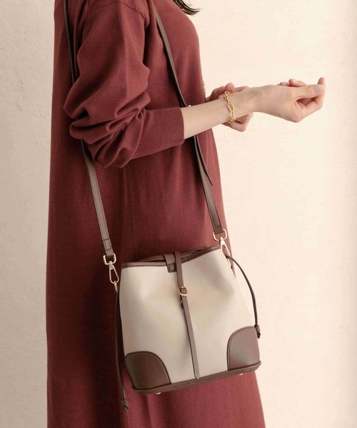 RODE SKO（ロデスコ）の「IMELDA ハンドルバイカラーミニバッグ（ショルダーバッグ・レディース・ホワイト/ベージュ/ブラウン/アイボリー・ONE）」の7枚目の写真