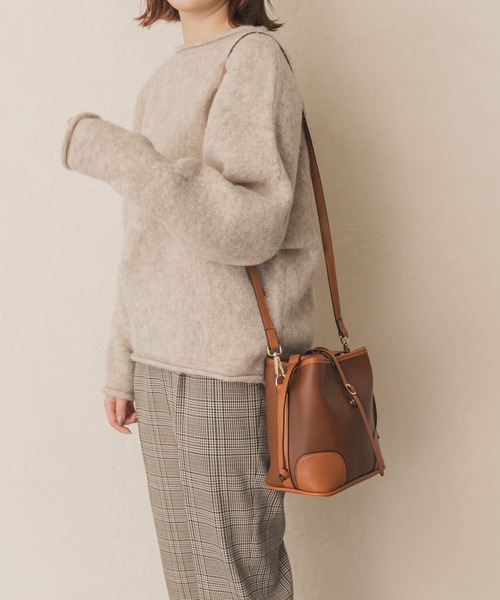 RODE SKO（ロデスコ）の「IMELDA ハンドルバイカラーミニバッグ（ショルダーバッグ・レディース・ホワイト/ベージュ/ブラウン/アイボリー・ONE）」の22枚目の写真