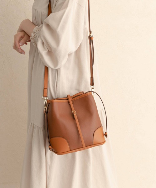 RODE SKO（ロデスコ）の「IMELDA ハンドルバイカラーミニバッグ（ショルダーバッグ・レディース・ホワイト/ベージュ/ブラウン/アイボリー・ONE）」の8枚目の写真