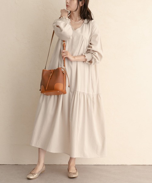 RODE SKO（ロデスコ）の「IMELDA ハンドルバイカラーミニバッグ（ショルダーバッグ・レディース・ホワイト/ベージュ/ブラウン/アイボリー・ONE）」の12枚目の写真