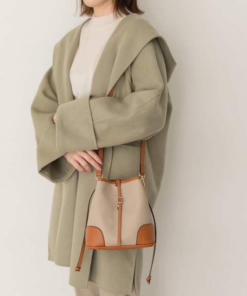 RODE SKO（ロデスコ）の「IMELDA ハンドルバイカラーミニバッグ（ショルダーバッグ・レディース・ホワイト/ベージュ/ブラウン/アイボリー・ONE）」の20枚目の写真