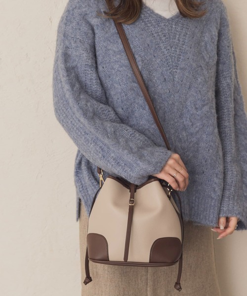 RODE SKO（ロデスコ）の「IMELDA ハンドルバイカラーミニバッグ（ショルダーバッグ・レディース・ホワイト/ベージュ/ブラウン/アイボリー・ONE）」の3枚目の写真