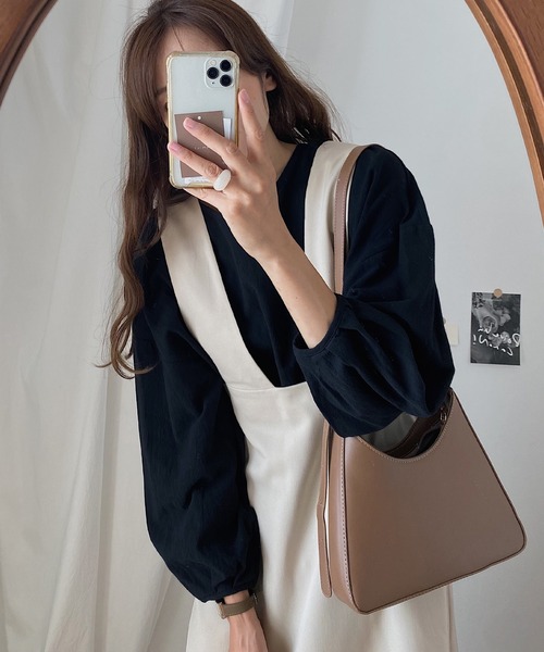 LAUIR（ラウアー）の「ボリュームスリーブバックリボンブラウス（シャツ/ブラウス・レディース・アイボリー/モカ/グレイッシュベージュ/ブラック/ピンク/ワインレッド/ブルー/ネイビー/チャコールグレー/マスタード/オレンジ系その他/グリーン系その他・MEDIUM/LARGE/SMALL/X-LARGE）」の18枚目の写真