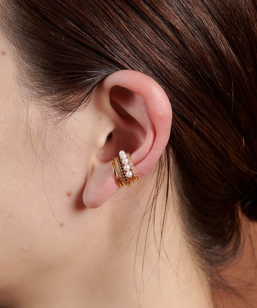 ear PAPILLONNER（イアパピヨネ）の「JETラインパールイヤーカフ