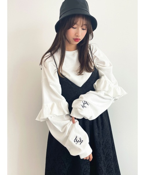 Honey Salon(ハニーサロン)の「fallin刺繍フリルミニ裏毛プルオーバー(ワンピース・レディース・ホワイト/ブラック/ブルー・FREE)」の16枚目の写真