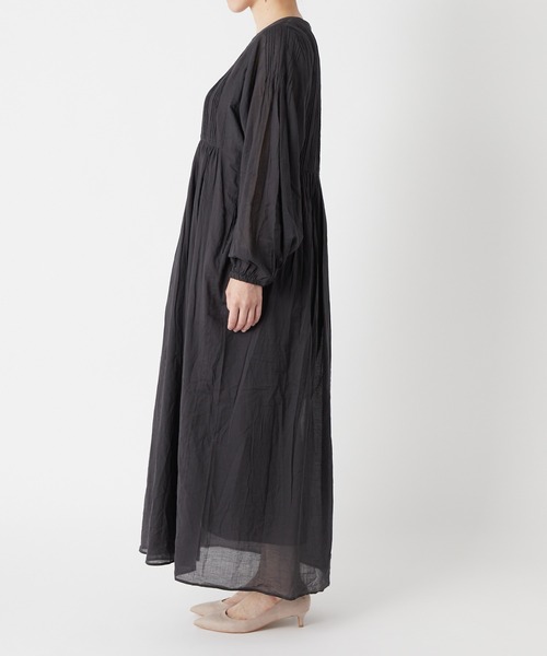 RIVE DROITE（リヴドロワ）の「【beej(ビージ)】ピンタックドレス（ワンピース・レディース・チャコールグレー/ピンク・FREE）」の18枚目の写真