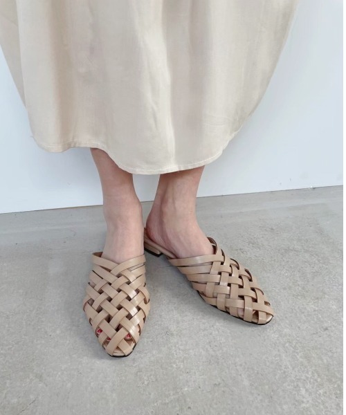 AMAIL(アマイル)の「Mesh tsukkake shoes(サンダル・レディース・ブラウン/ブラック/ベージュ・S/L/M)」の3枚目の写真