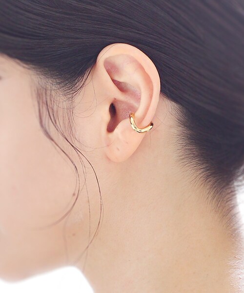 COCOSHNIK（ココシュニック）の「シルバー ラインイヤーカフ カーブ GP（イヤーカフ・レディース・ゴールド・00）」の7枚目の写真