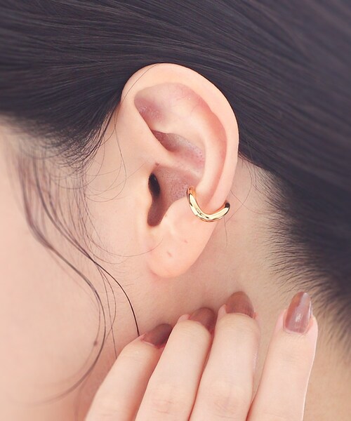 COCOSHNIK（ココシュニック）の「シルバー ラインイヤーカフ カーブ GP（イヤーカフ・レディース・ゴールド・00）」の10枚目の写真