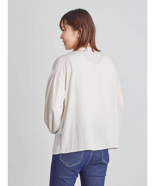 ELENCARE DUE（エレンカーレデュエ）の「・ELENCARE DUE ボリュームスリーブブラウス＊（シャツ/ブラウス・レディース・ベージュ/ブルー/アイボリー/ブラック・FREE）」の17枚目の写真