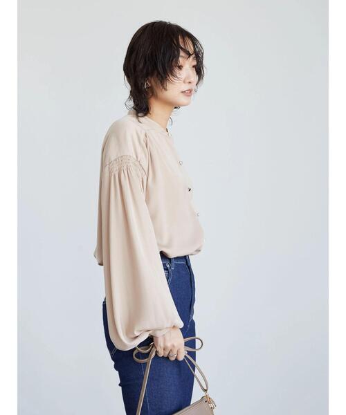 ELENCARE DUE（エレンカーレデュエ）の「・ELENCARE DUE ボリュームスリーブブラウス＊（シャツ/ブラウス・レディース・ベージュ/ブルー/アイボリー/ブラック・FREE）」の18枚目の写真