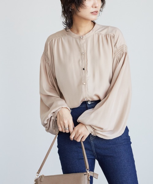 ELENCARE DUE（エレンカーレデュエ）の「・ELENCARE DUE ボリュームスリーブブラウス＊（シャツ/ブラウス・レディース・ベージュ/ブルー/アイボリー/ブラック・FREE）」の3枚目の写真