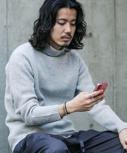 URBAN RESEARCH Sonny Label（アーバンリサーチサニーレーベル）の「リッチソフトウール畦編みタートルネックニット（ニット/セーター・メンズ・オフホワイト/ブラック/グレー/ベージュ/オレンジ・MEDIUM/LARGE）」の13枚目の写真