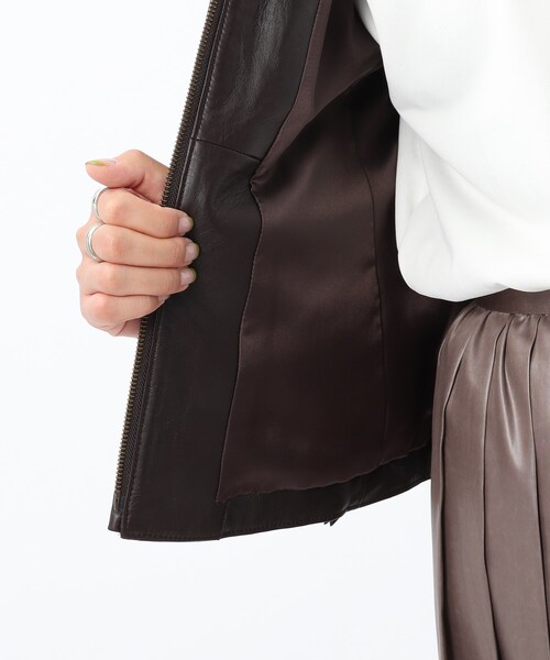 UNTITLED（アンタイトル）の「◆「L」ノーカラーレザージャケット（ライダースジャケット・レディース・ブラック/ダークブラウン・44/42/04/48/50/46）」の16枚目の写真