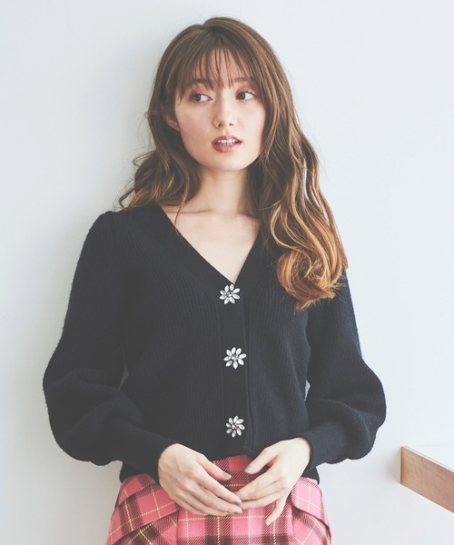 31 Sons de mode（トランテアン　ソン　ドゥ　モード）の「ビジューカーディガン（カーディガン/ボレロ・レディース・ブルー/ブラック/ピンク・36）」の2枚目の写真