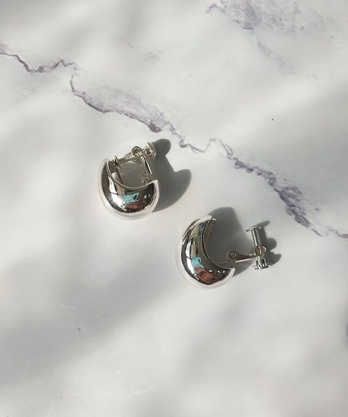 CEMONEMO（セモネモ）の「ぷっくり ボリューム イヤリングメタル（イヤリング・レディース・シルバー/ゴールド・FREE）」の7枚目の写真