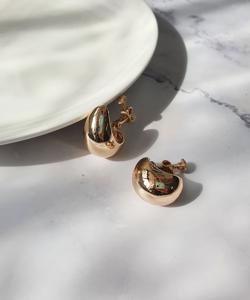 CEMONEMO（セモネモ）の「ぷっくり ボリューム イヤリングメタル（イヤリング・レディース・シルバー/ゴールド・FREE）」の8枚目の写真