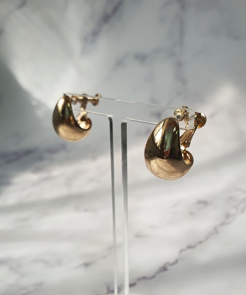 CEMONEMO（セモネモ）の「ぷっくり ボリューム イヤリングメタル（イヤリング・レディース・シルバー/ゴールド・FREE）」の6枚目の写真