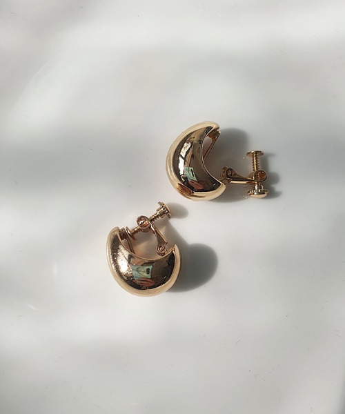 CEMONEMO（セモネモ）の「ぷっくり ボリューム イヤリングメタル（イヤリング・レディース・シルバー/ゴールド・FREE）」の13枚目の写真