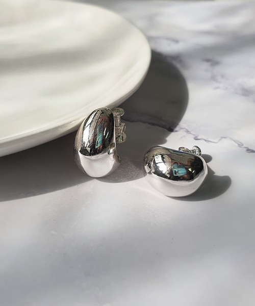 CEMONEMO（セモネモ）の「ぷっくり ボリューム イヤリングメタル（イヤリング・レディース・シルバー/ゴールド・FREE）」の14枚目の写真