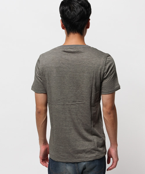 KATHARINE HAMNETT LONDON (キャサリンハムネットロンドン)の「HEATHER V-NECK T-SHIRT / ヘザーブイネックTシャツ(Tシャツ/カットソー・メンズ・ブラック/ホワイト/グレー/オレンジ系その他・SMALL/LARGE/XL/MEDIUM)」の11枚目の写真