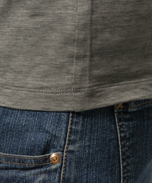 KATHARINE HAMNETT LONDON (キャサリンハムネットロンドン)の「HEATHER V-NECK T-SHIRT / ヘザーブイネックTシャツ(Tシャツ/カットソー・メンズ・ブラック/ホワイト/グレー/オレンジ系その他・SMALL/LARGE/XL/MEDIUM)」の20枚目の写真