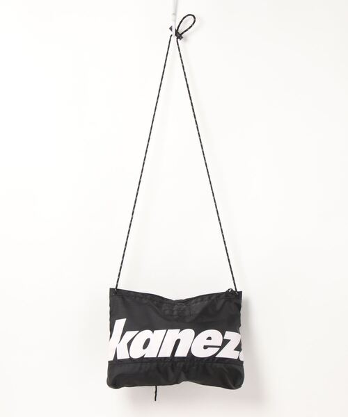 KaneZ（ケインズ）の「KaneZ/ケインズ/ロゴプリントサコッシュショルダーバッグ（ショルダーバッグ・メンズ・レッド/ブラック・FREE）」の9枚目の写真
