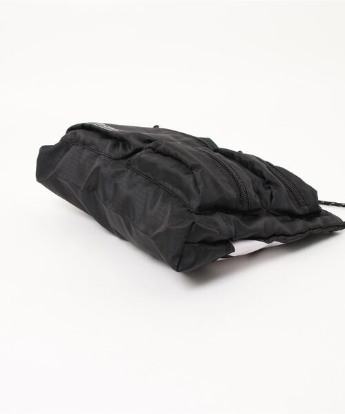 KaneZ（ケインズ）の「KaneZ/ケインズ/ロゴプリントサコッシュショルダーバッグ（ショルダーバッグ・メンズ・レッド/ブラック・FREE）」の10枚目の写真