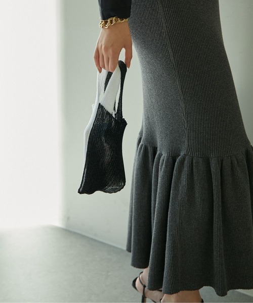 A.ROEGE HOVE（エローエホーベ）の「【A.ROEGE HOVE】バイカラーニットバッグ（ハンドバッグ・レディース・ブラック・SMALL）」の5枚目の写真