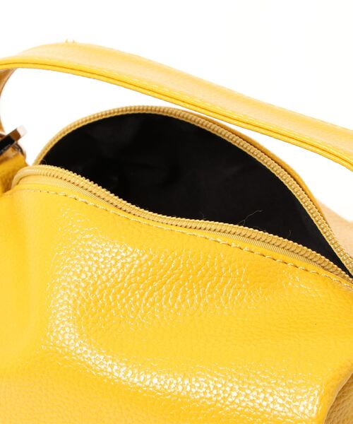 coca（coca）（コカ）の「＼新色登場／エアー軽スクエアバック（ハンドバッグ・レディース・ライトブルー/ブラック/イエロー/ピンク/ホワイト/シルバー・ONE SIZE）」の8枚目の写真