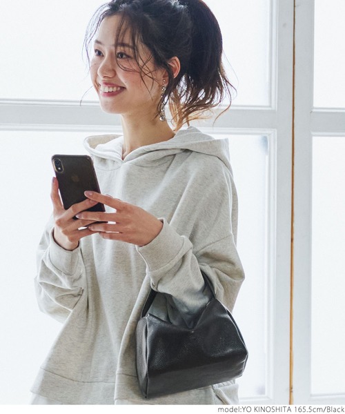 coca（coca）（コカ）の「＼新色登場／エアー軽スクエアバック（ハンドバッグ・レディース・ライトブルー/ブラック/イエロー/ピンク/ホワイト/シルバー・ONE SIZE）」の21枚目の写真