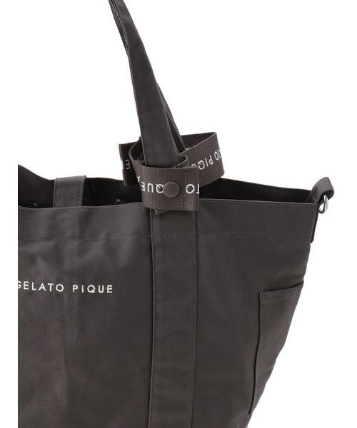 gelato pique(ジェラートピケ)の「ママバッグ+ショルダーポーチセット(マザーズバッグ・レディース・チャコールグレー/ライトグレー・FREE)」の12枚目の写真