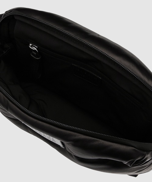 Maison Margiela(メゾンマルジェラ)の「BELT BAG(ショルダーバッグ・メンズ・ブラック/カーキ・ONESIZE)」の4枚目の写真