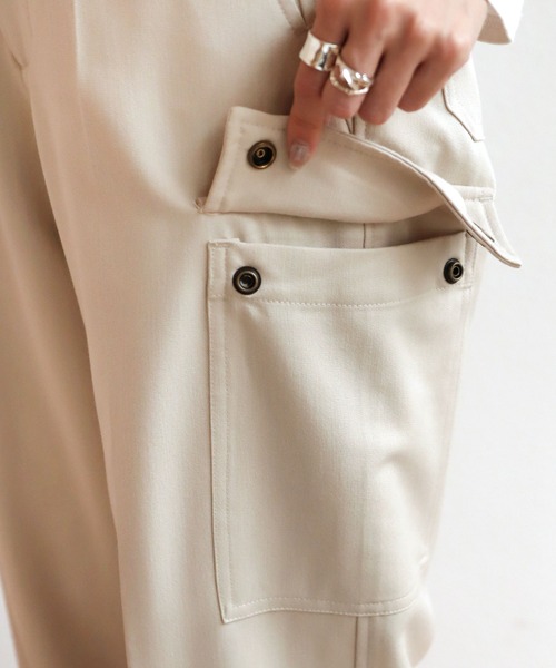 andme(アンドミー)の「ツイル2wayカーゴパンツ(カーゴパンツ・レディース・ブラック/ネイビー/ダークカーキ/キナリ・M/L)」の15枚目の写真