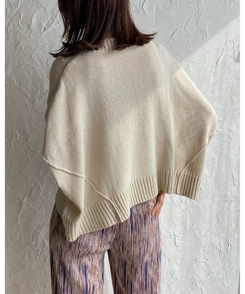 She's Closet(シーズクローゼット)の「深vネックオーバーサイズショート丈ドルマンニットベスト(ベスト・レディース・ブラック/グリーン/アイボリー/テラコッタ/グリーン系その他/ピンク・FREE)」の10枚目の写真