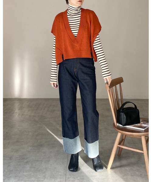 She's Closet(シーズクローゼット)の「深vネックオーバーサイズショート丈ドルマンニットベスト(ベスト・レディース・ブラック/グリーン/アイボリー/テラコッタ/グリーン系その他/ピンク・FREE)」の17枚目の写真