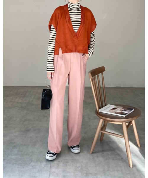 She's Closet(シーズクローゼット)の「深vネックオーバーサイズショート丈ドルマンニットベスト(ベスト・レディース・ブラック/グリーン/アイボリー/テラコッタ/グリーン系その他/ピンク・FREE)」の20枚目の写真